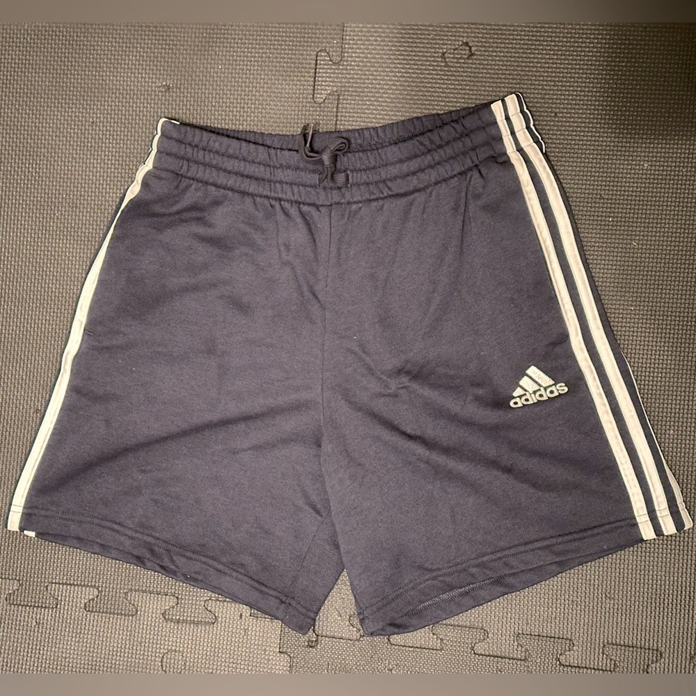 Adidas essentials French terry 3-stripes short